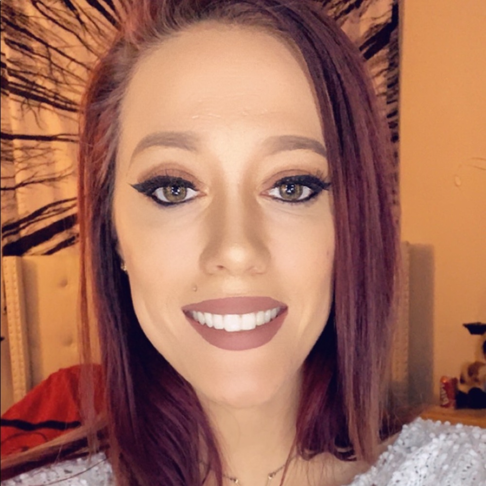 Meet your Posher, Jaclyn